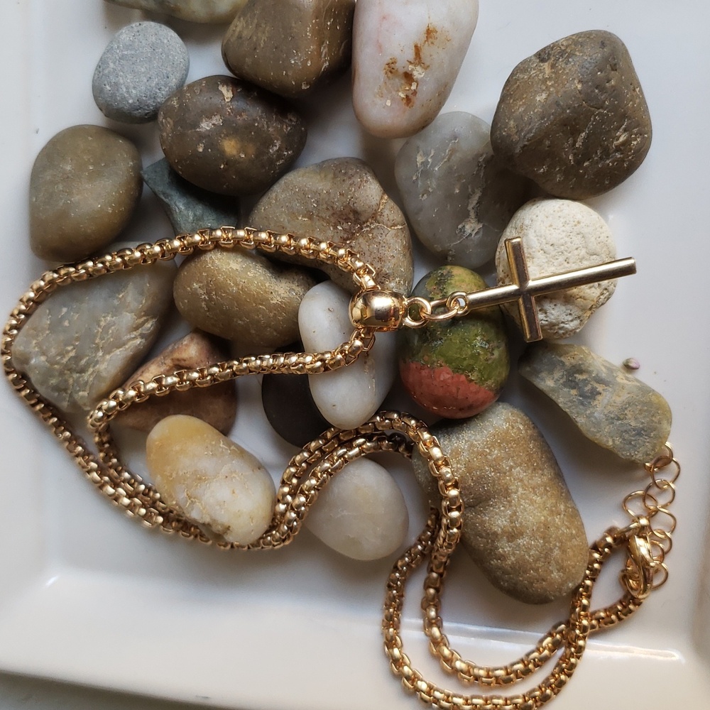 Gold Cross Pendant Necklace. NWT